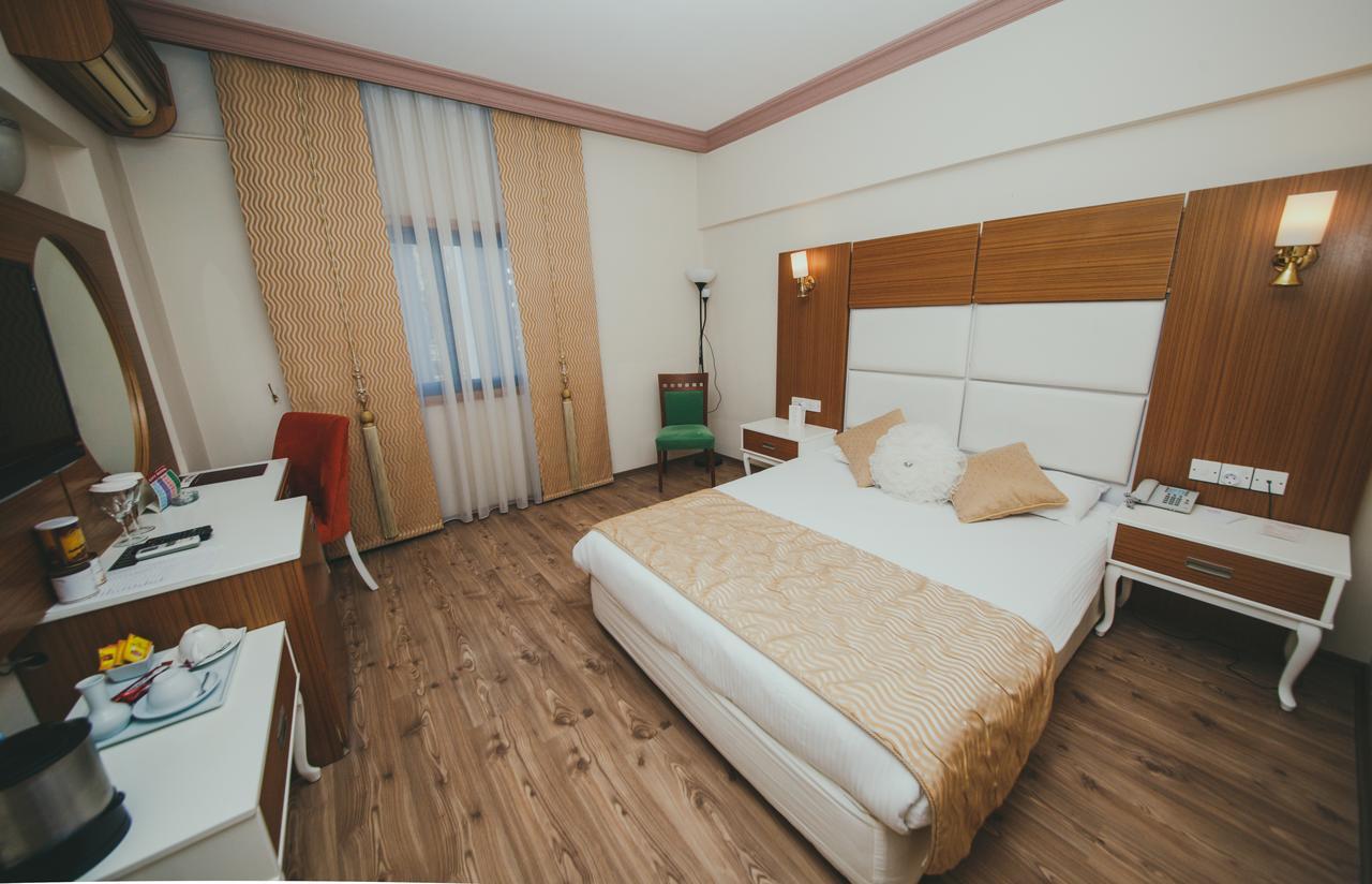 City Royal Hotel And Casino Nicosia Exterior photo